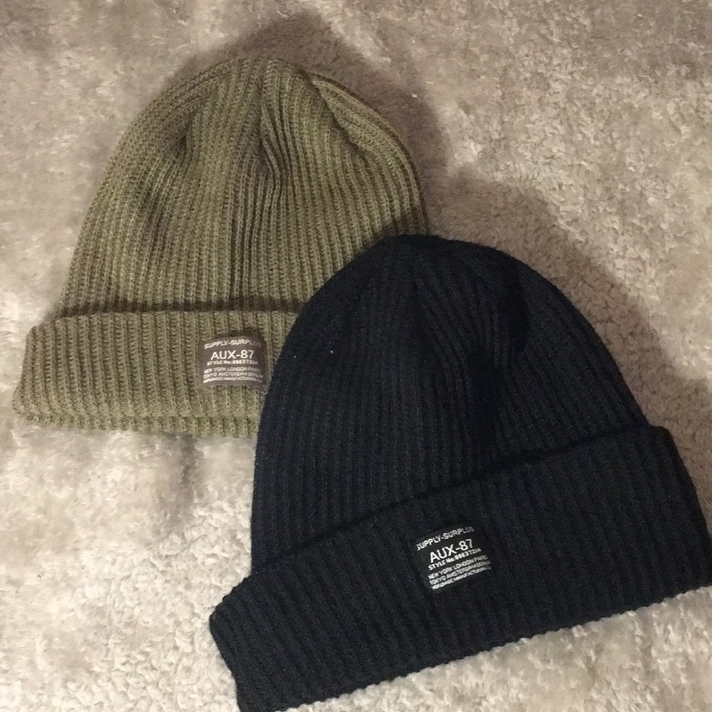 2 beanies
